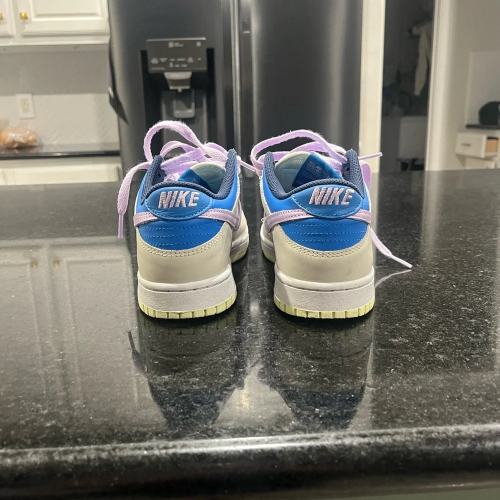 Big kids 6Y Nike dunk low “ khaki blue pink”